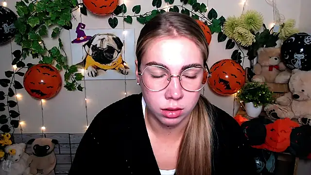 Snapshot of Sport_Tall_Doll chatting on October 27, 8:54 am Sport Tall Doll online show from October 27, 8:54 am