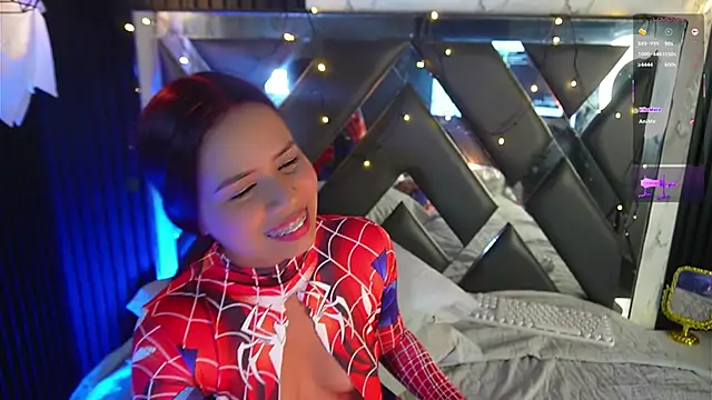 Snapshot of charlotte_01 chatting on October 11, 2:05 am charlotte 01 online show from October 11, 2:05 am