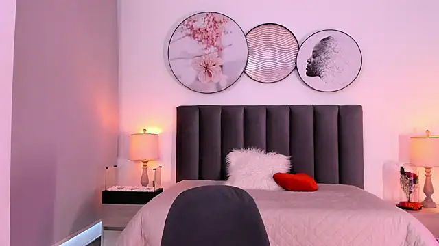 SaharaGarcia   online show from September 11, 9:37 pm