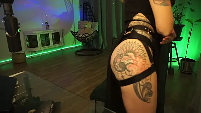 LaraPunkt online show from December 20, 10:52 am