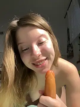 kimczii online show from April 17, 6:15 am