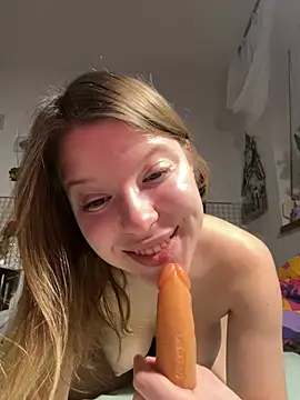 kimczii online show from February 23, 7:19 am