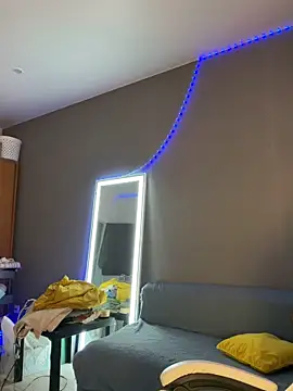 julia fly online show from February 20, 6:26 am