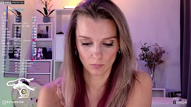 Snapshot of Karamelsw_ chatting on September 28, 11:10 pm Karamelsw  online show from September 28, 11:10 pm