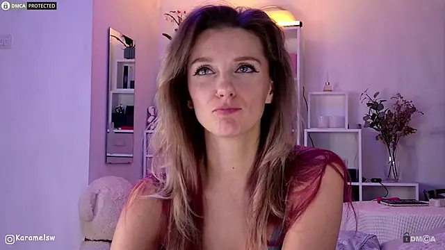 Snapshot of Karamelsw_ chatting on October 7, 11:09 pm Karamelsw  online show from October 7, 11:09 pm