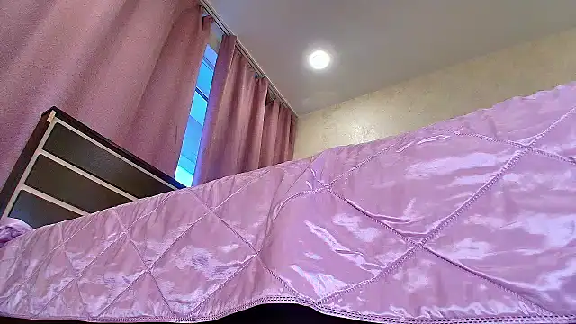 Yulianna Smith online show from June 7, 9:43 pm