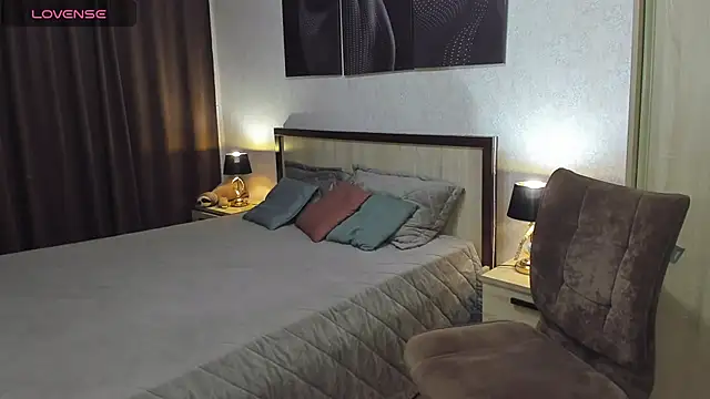 MaryMayson online show from December 3, 5:48 pm