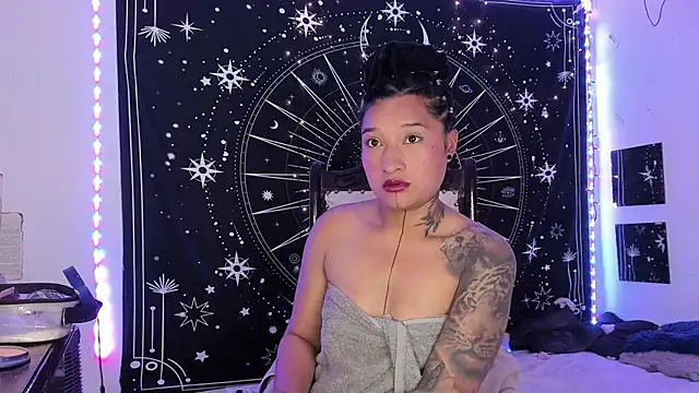 Eva Lee  online show from November 19, 8:58 am