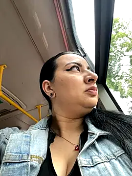 Abril Luv online show from October 29, 12:09 pm