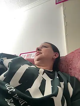 Abril Luv online show from March 14, 2:51 pm