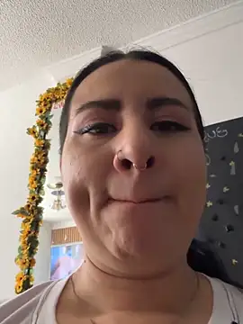 Abril Luv online show from October 23, 1:06 pm