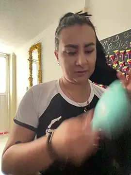 Abril Luv online show from September 15, 12:57 pm