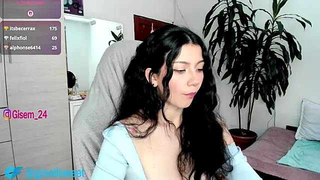 Gisell1501997 online show from August 2, 7:06 pm