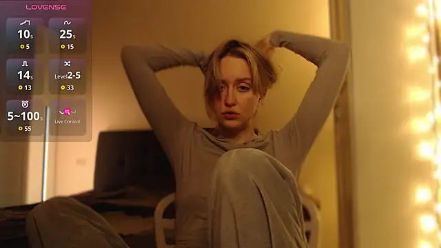 iilovetomatoes online show from February 11, 9:49 pm