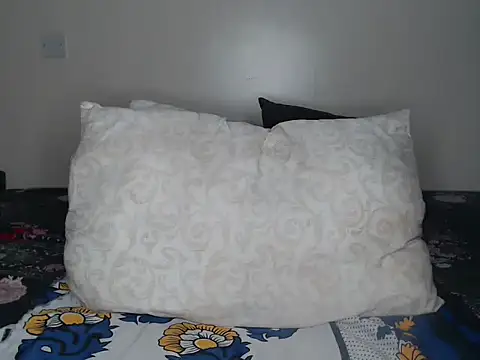 judyshinel20 online show from November 14, 3:06 am