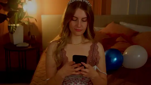 anita blairr online show from December 4, 1:30 am