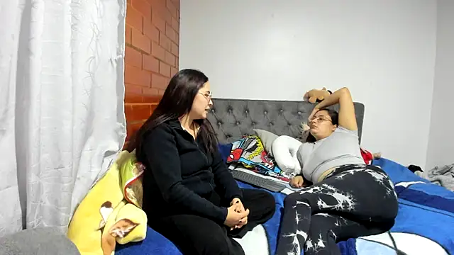  girls on fire  online show from December 19, 12:04 am