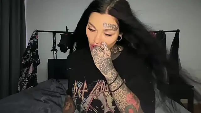 claudiacvc95 online show from October 28, 3:45 am