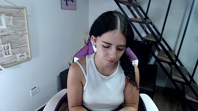 samantha baby  online show from October 29, 8:00 pm