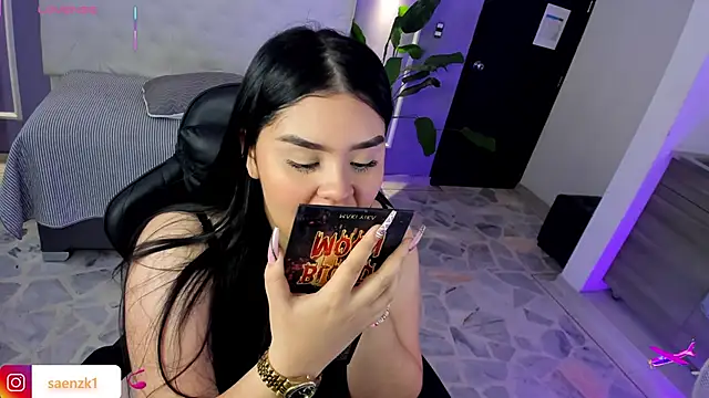 martinasaez online show from October 3, 9:53 pm