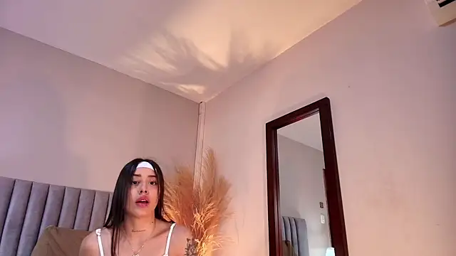 NoraDasilva online show from November 11, 11:13 pm