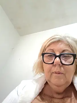 Snapshot of Merilulla chatting on October 21, 3:49 pm Merilulla online show from October 21, 3:49 pm