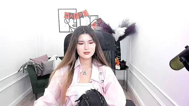 AnneTLi online show from October 22, 3:33 am