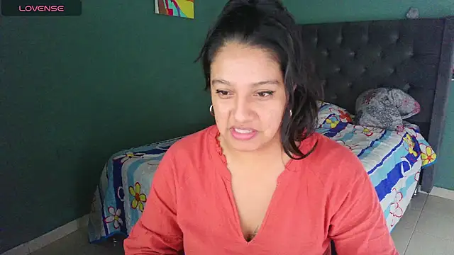 almaswan1 online show from September 10, 3:34 pm