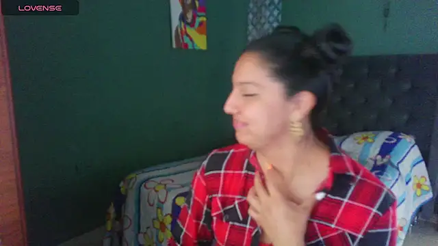 almaswan1 online show from September 22, 1:53 pm