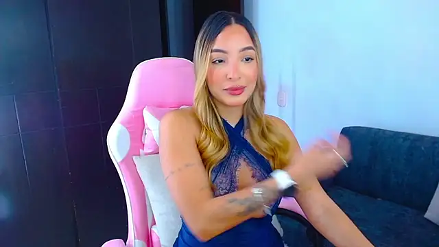 im grecia online show from April 2, 9:45 pm