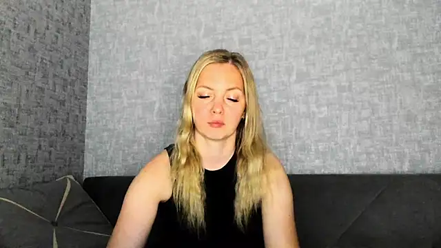iam Venus online show from May 28, 4:05 pm