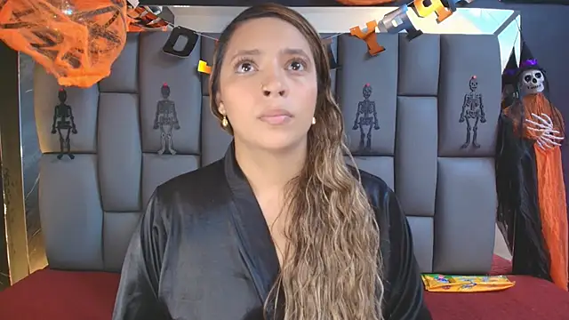 Snapshot of _MiaBrown_ chatting on October 21, 12:09 pm MiaBrown online show from October 21, 12:09 pm