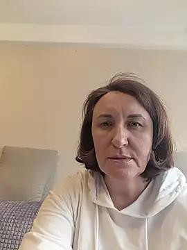 DonnaMagdalena online show from April 5, 1:54 pm