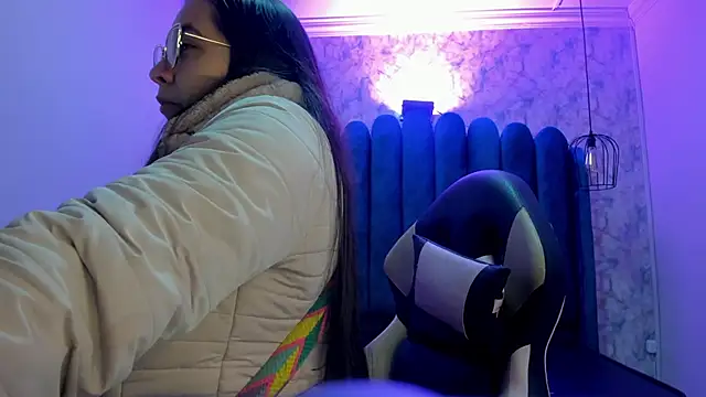 nalalye cruzz  online show from November 2, 2:37 am