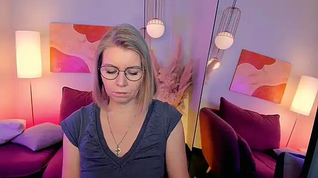 Annie Light online show from February 10, 6:38 am