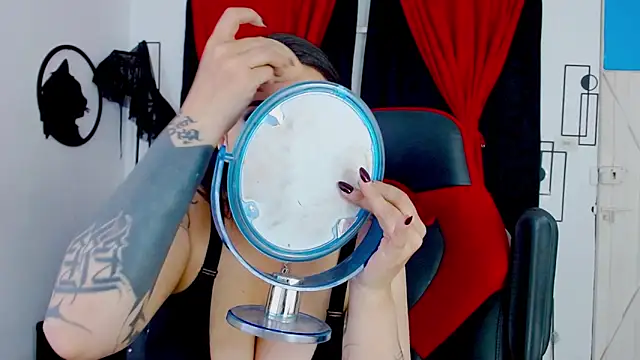 misslombana online show from March 31, 3:50 am