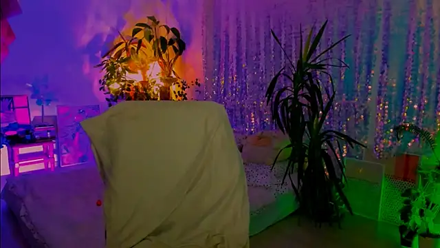 poli   online show from November 19, 8:42 pm