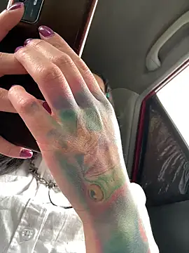 i am nina  online show from November 28, 9:07 pm