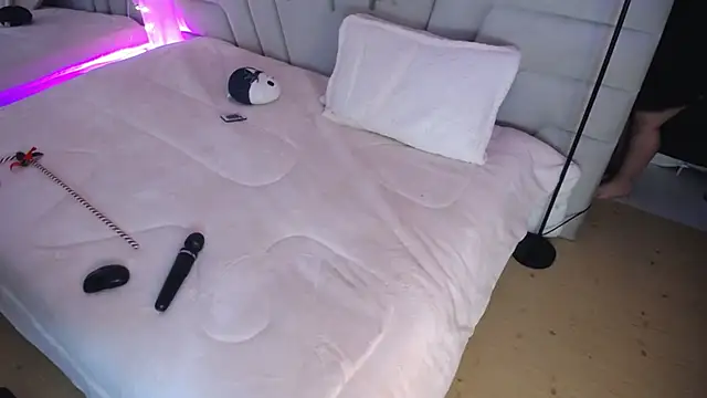 Miss Loise online show from December 21, 6:28 am