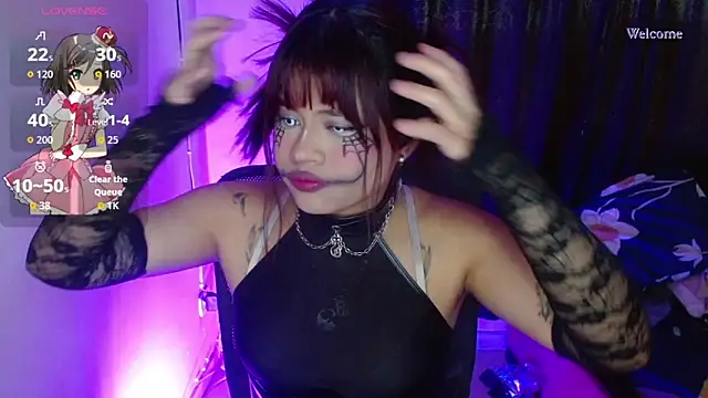 Snapshot of violetagrey_ chatting on October 6, 11:05 am violetagrey  online show from October 6, 11:05 am