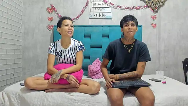 chicamir22 online show from December 14, 8:03 pm