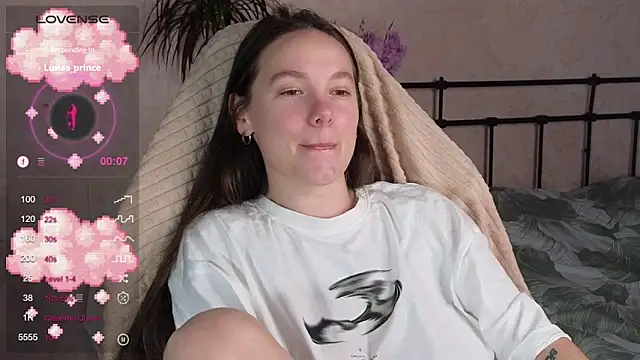 lil luna x online show from March 31, 7:47 pm