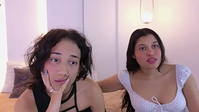 hot little bunny online show from November 14, 9:15 pm