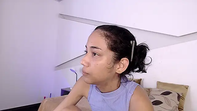 hot little bunny online show from September 24, 8:52 pm