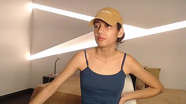 hot little bunny online show from October 6, 9:19 pm