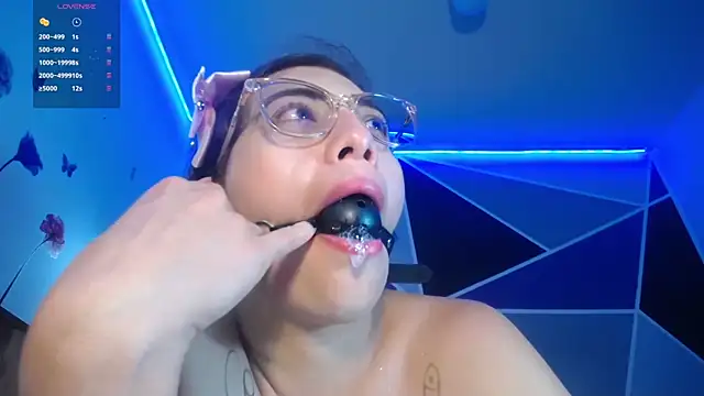 DaMikaela  online show from November 15, 7:04 pm