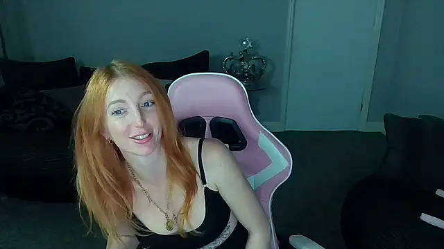 Snapshot of Red_firesquirt chatting on October 13, 1:58 pm Red firesquirt online show from October 13, 1:58 pm