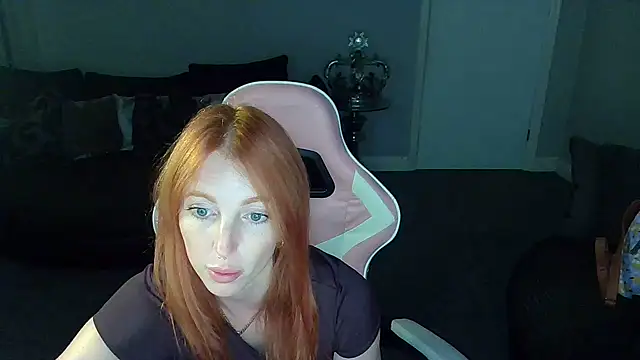 Snapshot of Red_firesquirt chatting on September 11, 9:04 pm Red firesquirt online show from September 11, 9:04 pm