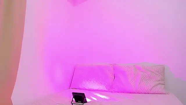 soyamandaa  online show from October 22, 11:10 pm