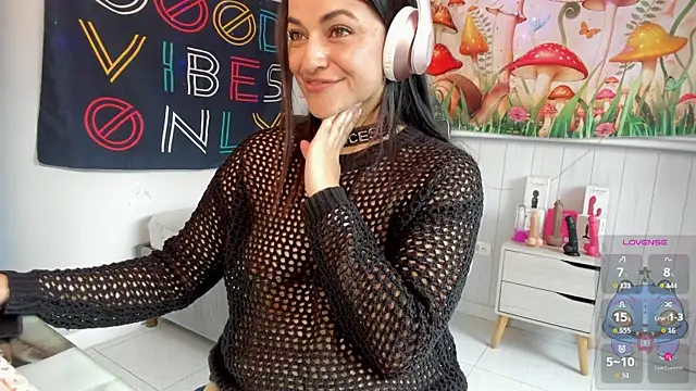 LovelyAzucena online show from November 26, 3:13 pm